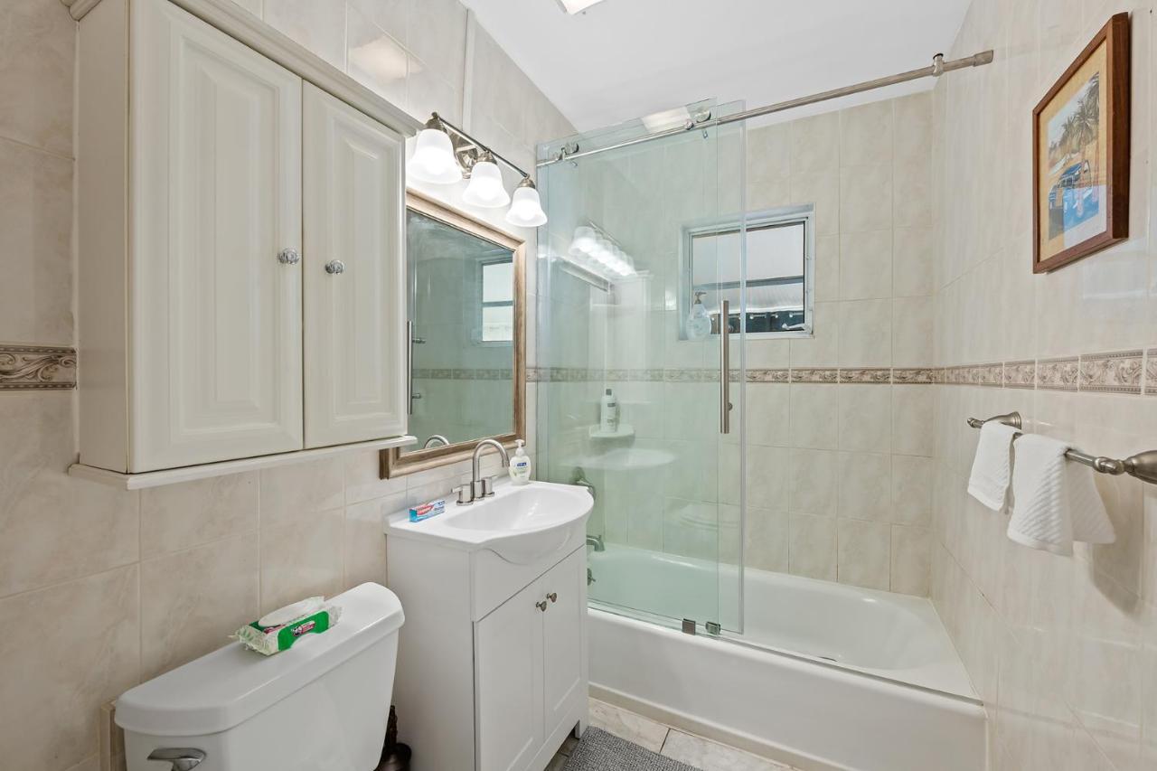 Comfy Bnb W/ King Bed + Work/Travel + Beach 8 Min Hallandale Beach Exteriör bild