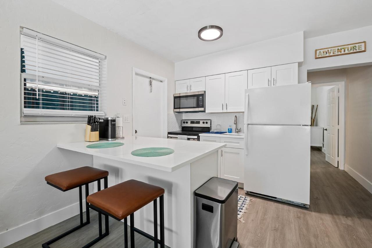Comfy Bnb W/ King Bed + Work/Travel + Beach 8 Min Hallandale Beach Exteriör bild