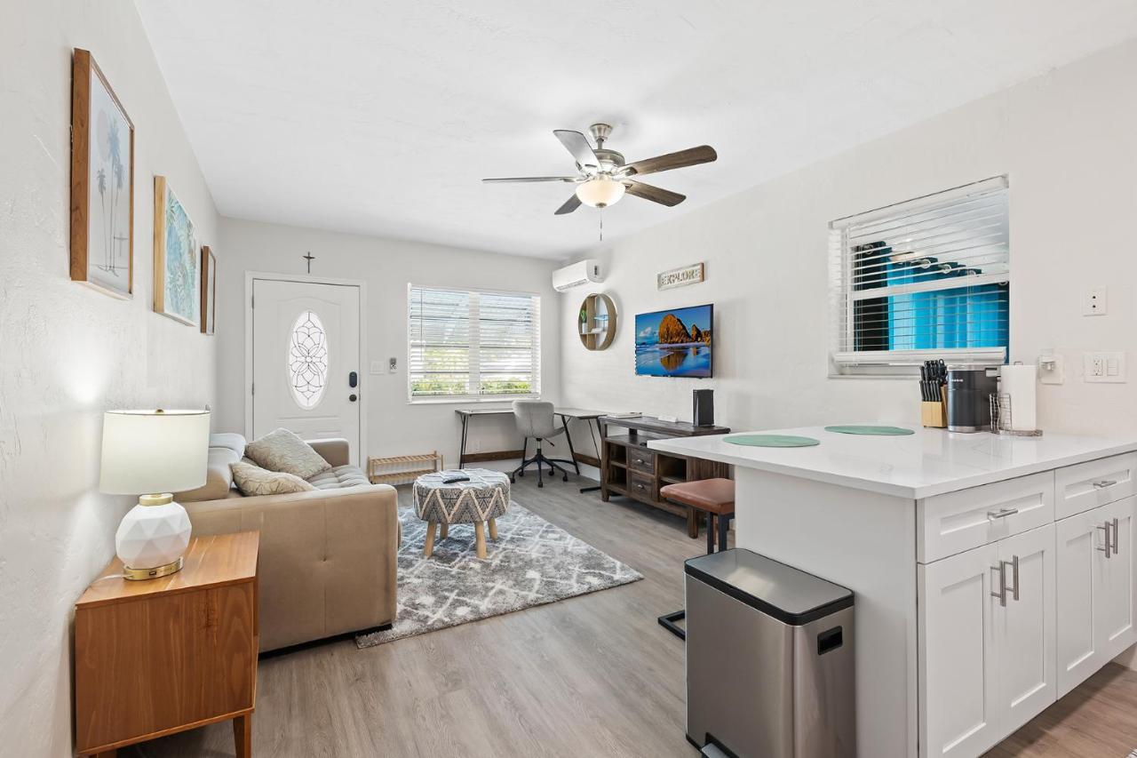 Comfy Bnb W/ King Bed + Work/Travel + Beach 8 Min Hallandale Beach Exteriör bild