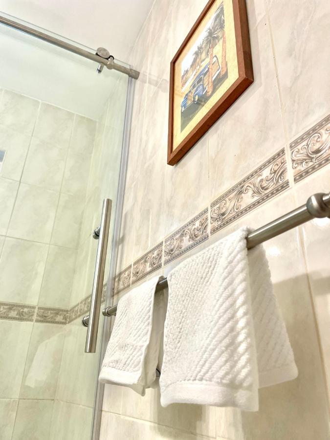 Comfy Bnb W/ King Bed + Work/Travel + Beach 8 Min Hallandale Beach Exteriör bild
